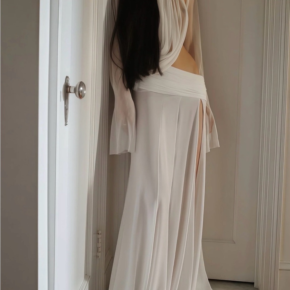 NWT Miss Rosier Guiseppina White Cut-Out High Neck Set with Maxi Skirt - Picture 4 of 9